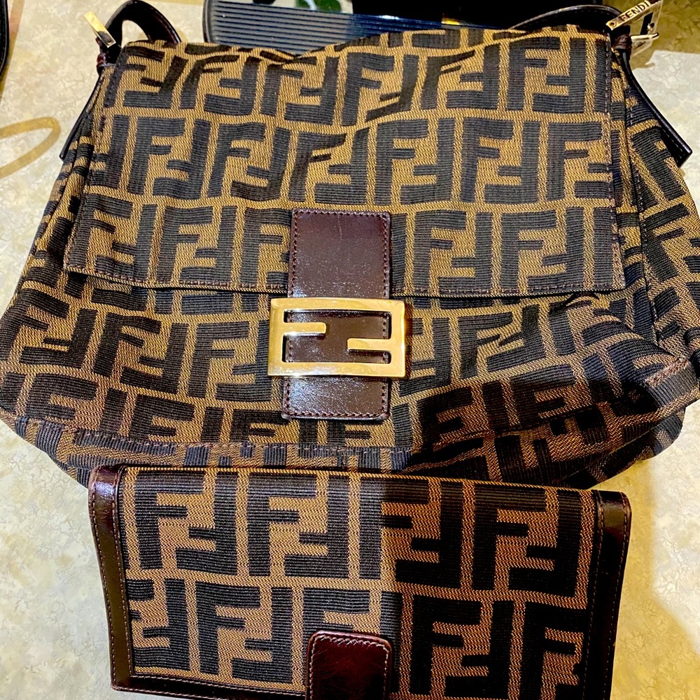 Orginal Fendi purse with matching wallet bundle